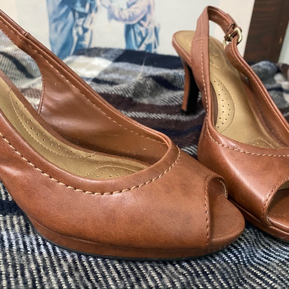 4 for $20 Dexflex Comfort Shoes Heels - Picture 10 of 11